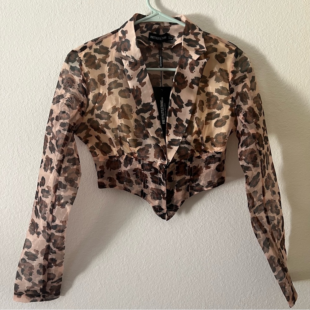 NWT Pretty Little Thing Tan Leopard Sheer Organza Pointed Hem Shirt - Picture 3 of 7